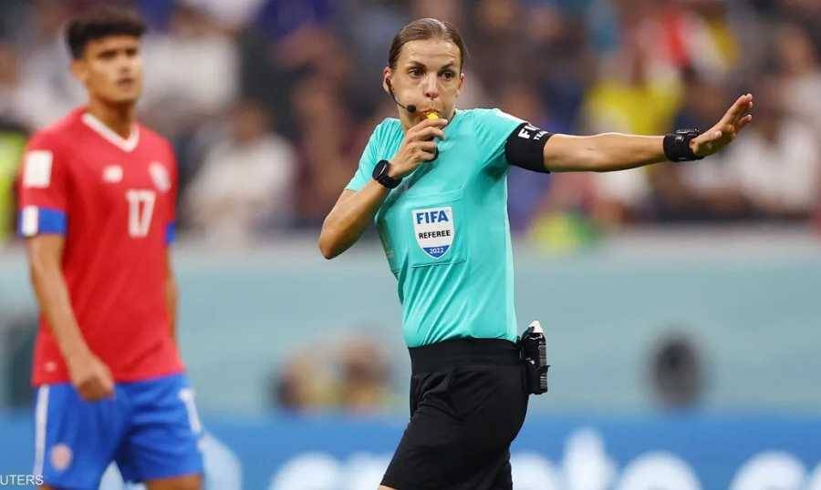 حلم دام 92 عاما.. امرأة تدير مباراة في كأس العالم