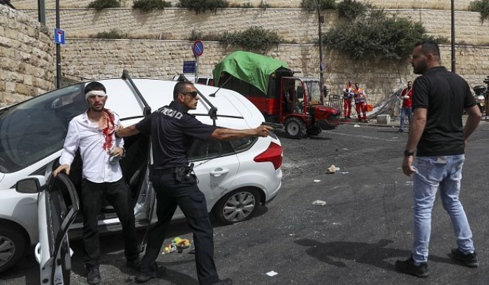 مستوطن دهس بسيارته عمداً فلسطينا وأصاب شقيقه في جنوب نابلس