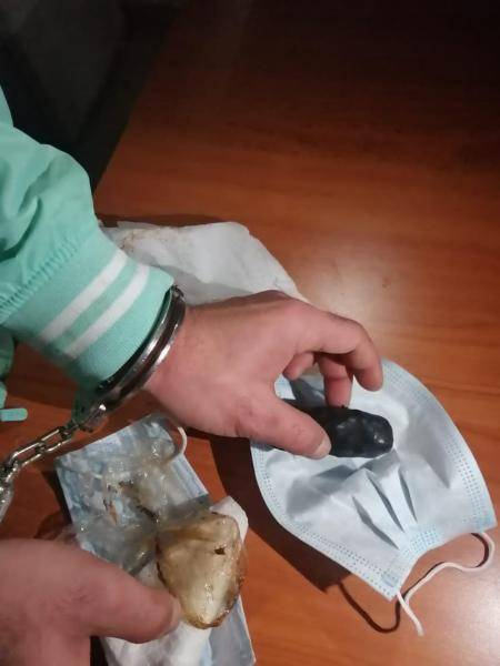 بهذه الطريقة حاول إيصال مواد مخدّرة إلى أحد السجناء!