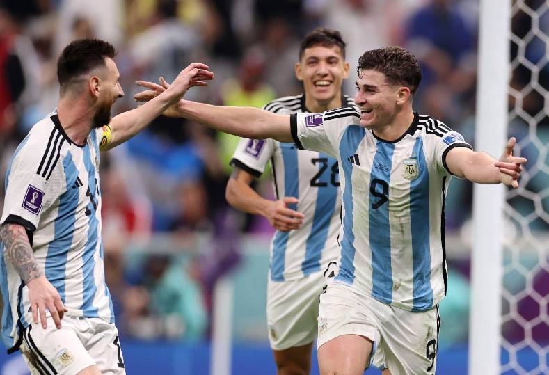اختيار الأرجنتيني جوليان ألفاريز كأفضل لاعب شاب بالمونديال