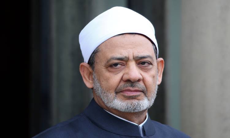 شيخ الأزهر يهنئ المسيحيين في العالم بأعياد الميلاد