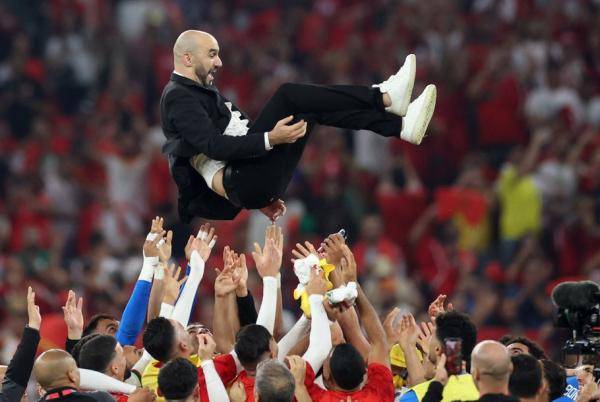 استقبال رسمي و شعبي لبعثة المنتخب المغربي احتفالا بإنجازهم في المونديال