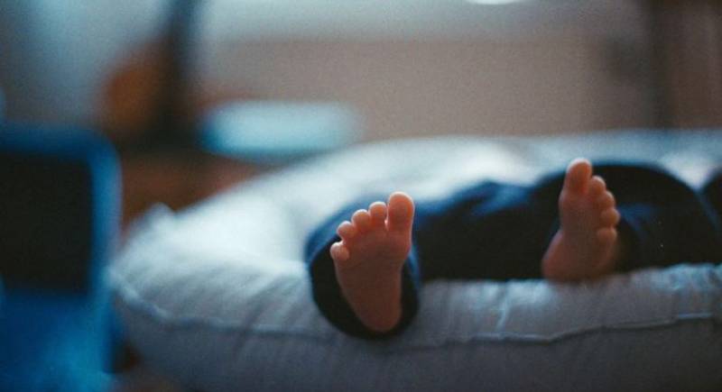 وفاة طفل اختناقاً والأجهزة الأمنية تتابع تحقيقاتها