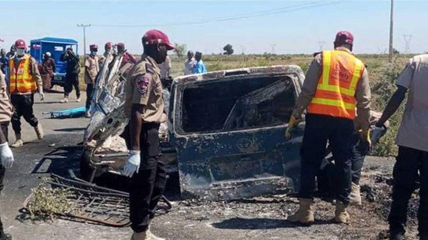 نيجيريا.. مصرع سبعة أشخاص واصابة 29 آخرين في اصطدام سيارة بحشد