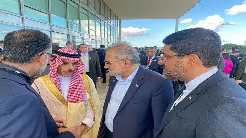 وزير الخارجية السعودي يلتقي نائب الرئيس الإيراني للشؤون البرلمانية
