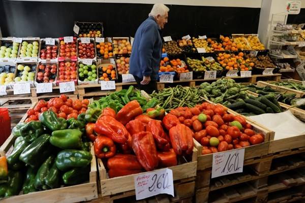 اسبانيا تلغي ضريبة القيمة المضافة على السلع الأساسية
