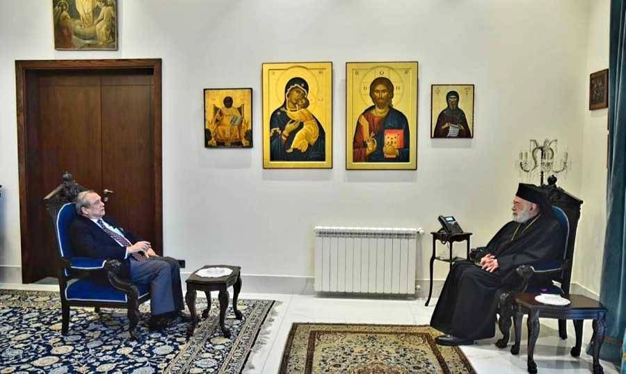 حبيب يُطلع المطران عودة على مشاريع مصرف الإسكان