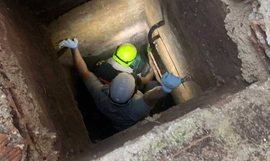 سقطت بمجرى للمياه
