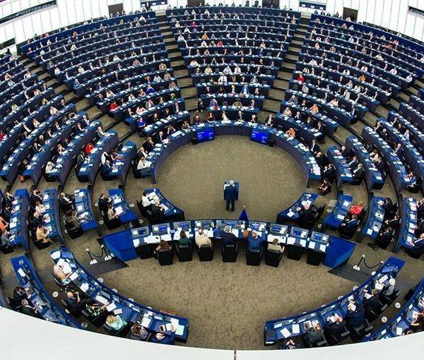 مفوض العدل الأوروبي: النظام الإيراني يستخدم عقوبة الإعدام لإرهاب الإيرانيين