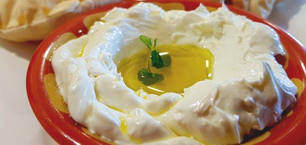 تعليق التداول بـ 9 سلع من اللبن واللبنة