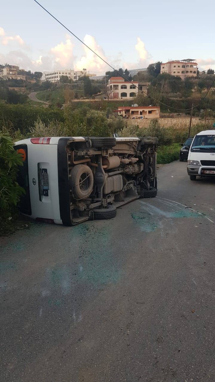 جريحان في انقلاب فان