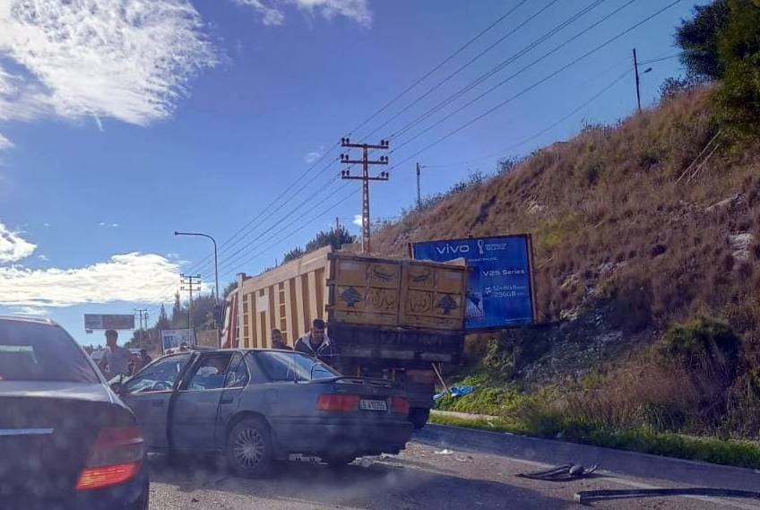 حادث سير مروع على طريق عام صيدا - صور يوقع إصابات