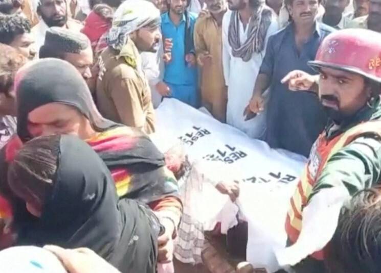 باكستان... مقتل 40 شخصاً في حادث حافلة!