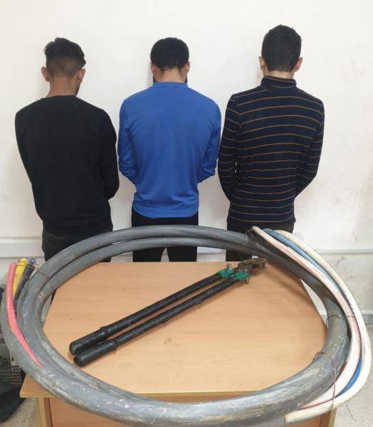 عصابة نفّذت أكثر من 80 عملية سرقة أسلاك كهربائية بقبضة 
