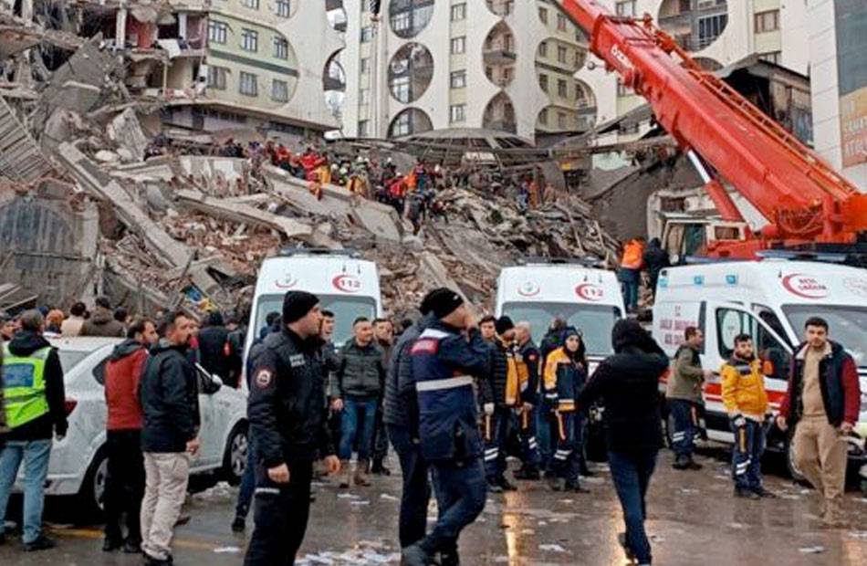 إحصاء جديد لضحايا زلزال تركيا وسوريا.. والطقس 