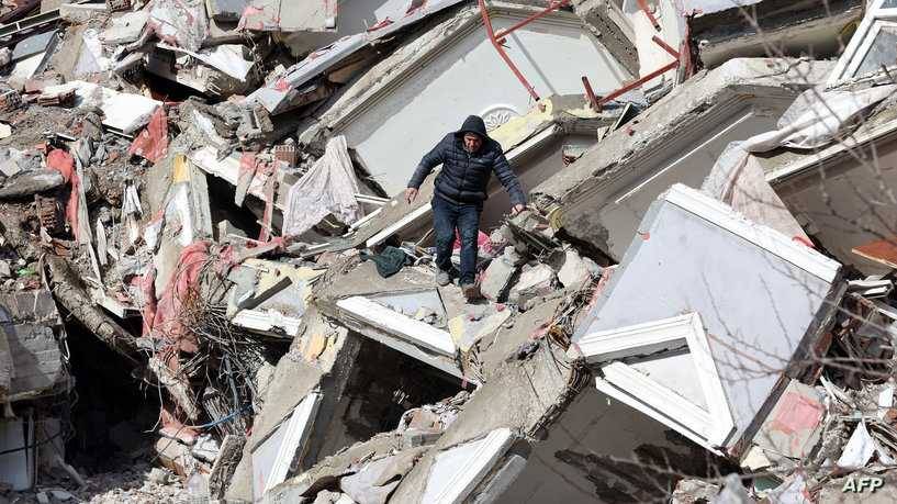 زلزال تركيا... إنقاذ طفل عمره 7 سنوات من تحت الأنقاض في هاتاي