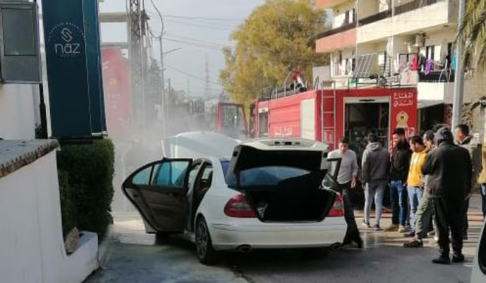 احتكاك كهربائي يتسبب بحريق سيارة
