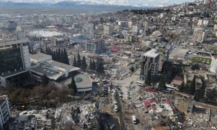 توقيف 12 مقاولا في تركيا جراء انهيار مبان بسبب الزلزال