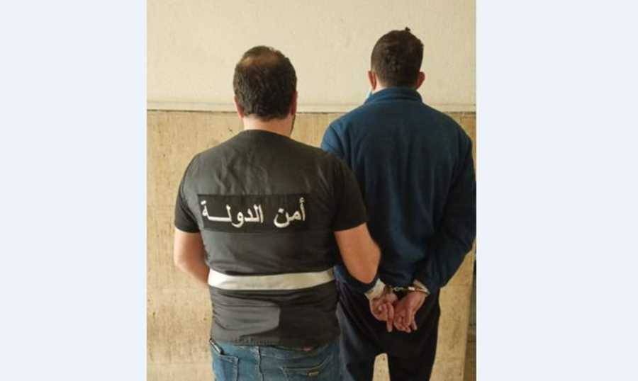 رفض الخروج من المخيم... فأغرته أمن الدولة بسيحارة حشيشة وأوقفته!