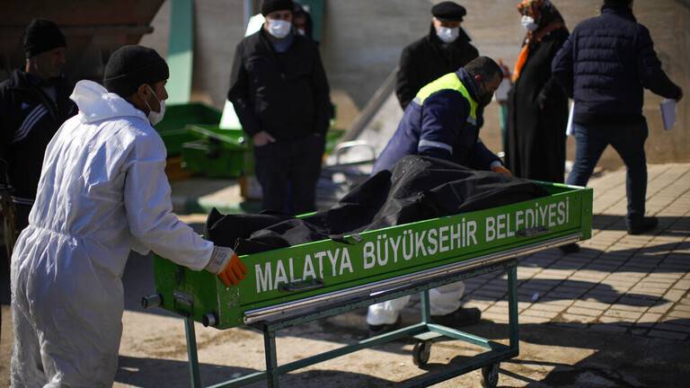 تركيا: قتيلان و140 جريحا جراء زلزال ملاطية