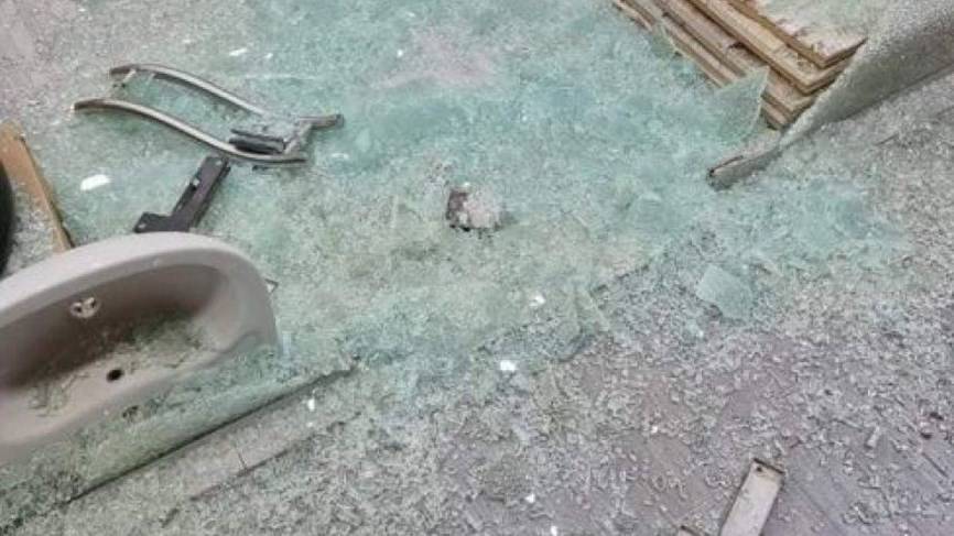 الاعتداء على موظفي فرن وتكسير محتوياته