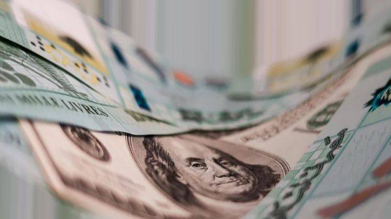 الكارثة المتدحرجة: اكتساح الدولرة واحتواء عقيم