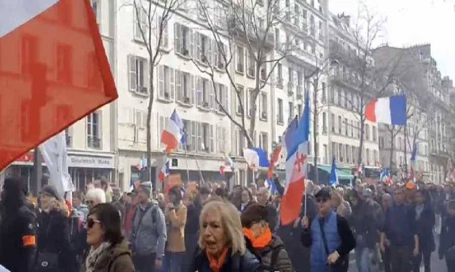 الشرطة الفرنسية تحظّر التظاهر في الشانزليزيه وساحة الكونكورد