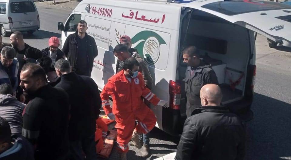 حادث صدم على اتوستراد المنية