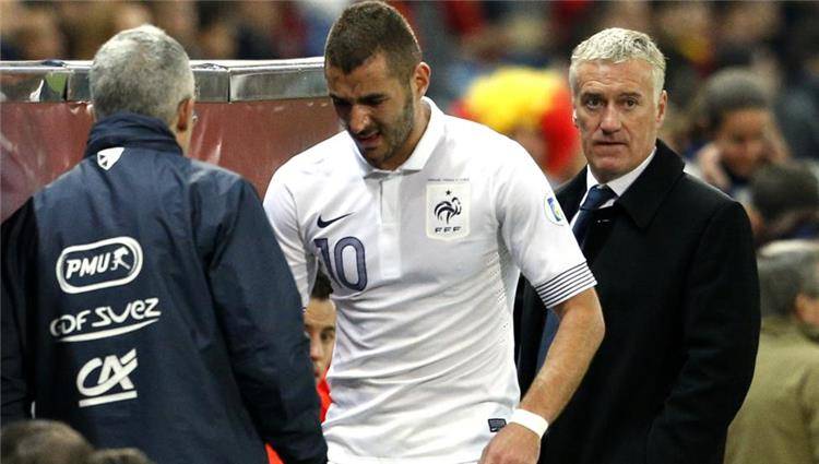 ديشان يكشف سبب استبعاد بنزيمة من المونديال واللاعب يرد: كاذب