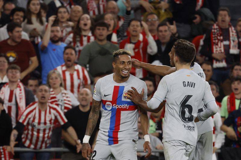 رافينيا يمنح برشلونة الفوز مجدداً في بيلباو