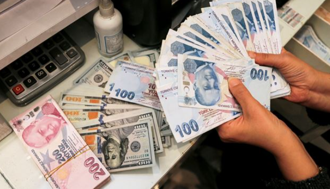 الليرة التركية عند مستوى قياسي جديد