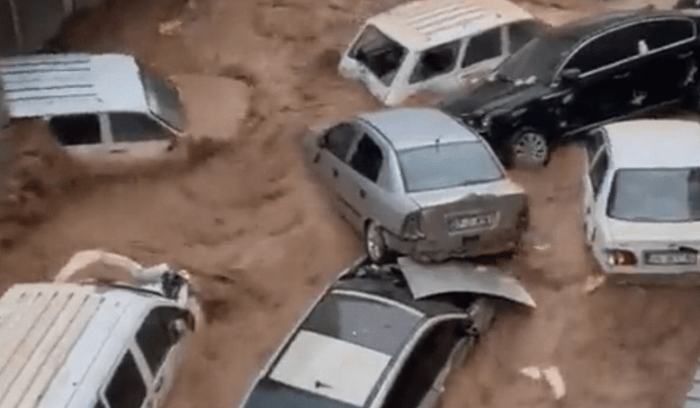 14 شخصا على الأقل لقوا حتفهم جراء فيضانات ضربت منطقة الزلزال في تركيا
