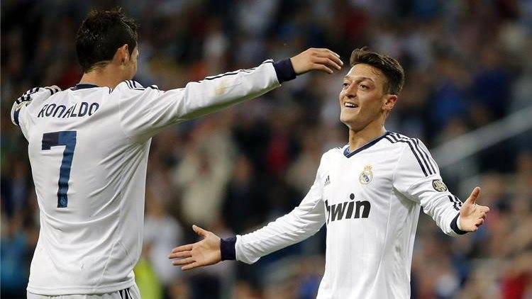 بعد اعتزاله.. أوزيل يختار أفضل لحظة في مسيرته الكروية