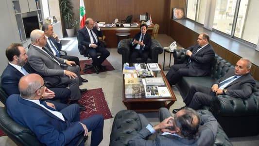 وزير الاعلام بحث مع وفد 
