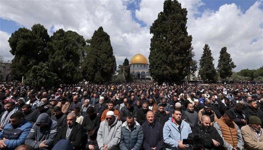 نحو 350 ألف مصل أدوا  صلاة الجمعة الثانية من رمضان في 