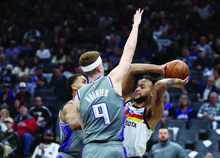 ناغتس يهزم سيكسرز وتمبروولفز يُرجئ احتفالات كينغز