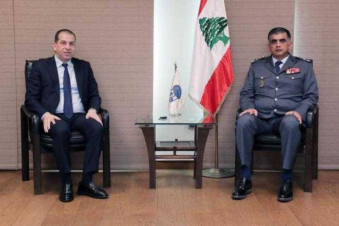 عثمان يعرض مع الوردات الاوضاع المعيشية