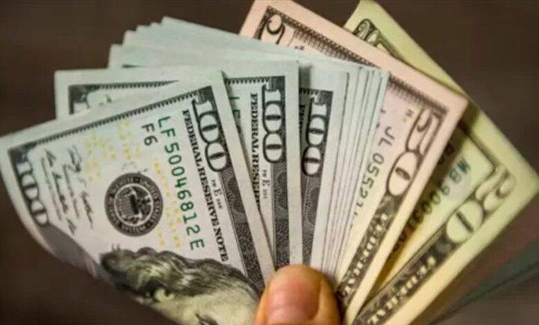 كيف افتتح دولار السوق السوداء؟