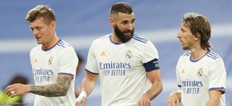 هل يستمر بنزيمة ومودريتش وكروس مع مدريد؟