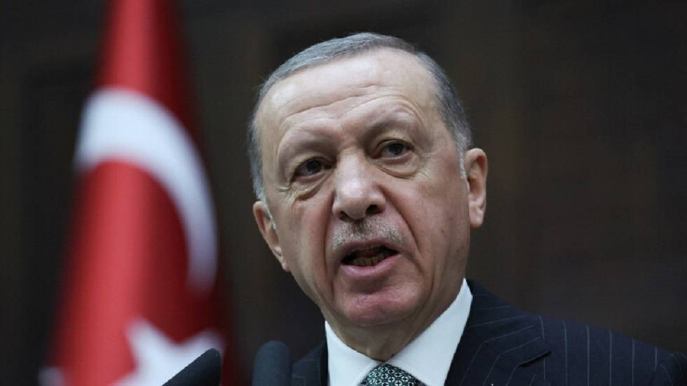 الرئاسة التركية: أردوغان أكد رفض بلاده للاستفزازات والتهديدات التي تستهدف وضع ومكانة المسجد الأقصى وأبدى الإستعداد لاتخاذ خطوات لخفض التصعيد والتوصل إلى سلام دائم