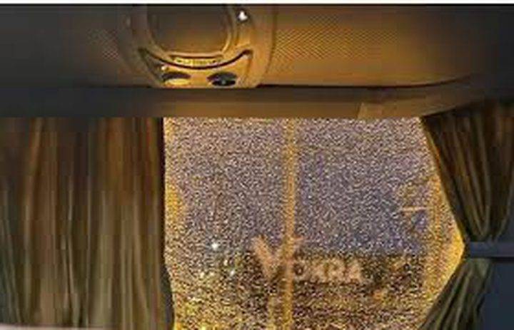 مشجعو فريق أرجنتيني يقذفون حافلة فريقهم بالخطأ