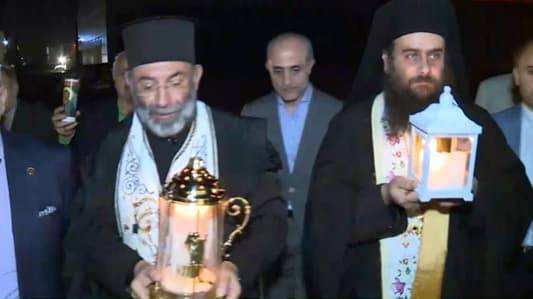 وصول الشعلة المقدسة الى كاتدرائية القديس جاورجيوس للروم الأورثوذكس في وسط بيروت