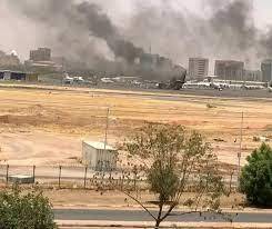 وتيرة الاشتباكات تتسارع في محيط القصر الجمهوري والقيادة العامة بالخرطوم