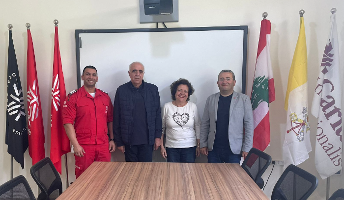 القصيفي يزور المقر العام لـ 
