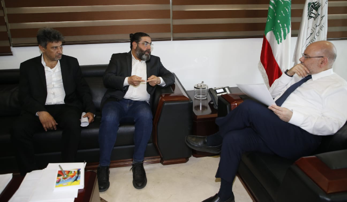 الأبيض يؤكد لوفد 