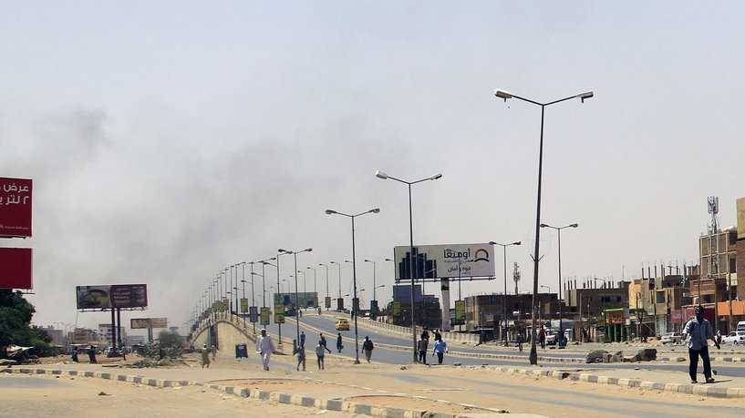 السودان.. تحذيرات وتحركات سبقت الانفجار الكبير