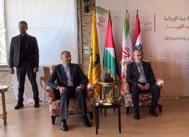 عبداللهيان يزور مارون الراس في الجنوب