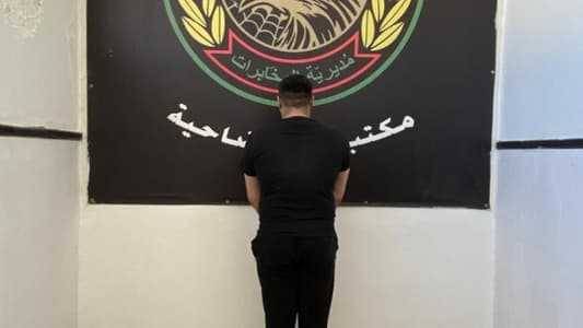 توقيف مطلوب بجرائم عدّة