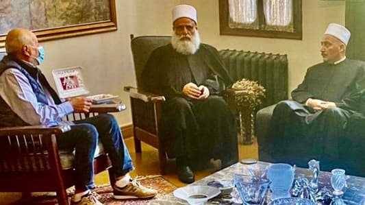 شيخ العقل يشارك بمأتم القاضي مزهر وزار شهيب وبشامون