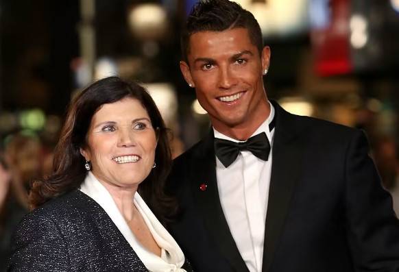 والدة رونالدو تخرج عن صمتها: كل ذلك أكاذيب